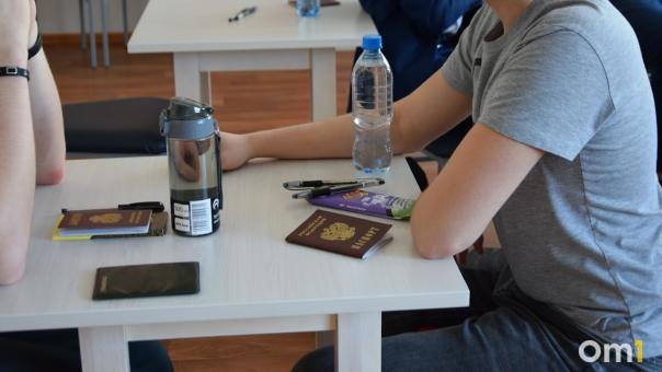 Экзаменам быть. Омским школьникам хватит бумаги для проведения ГИА и ЕГЭ