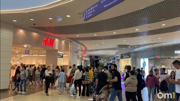 Купить всё! Новосибирцы устроили ажиотаж в магазинах H&M