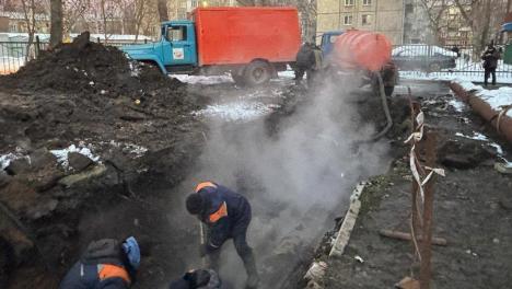 Сергей Шелест держит на контроле ситуацию со школой, где произошёл прорыв труб
