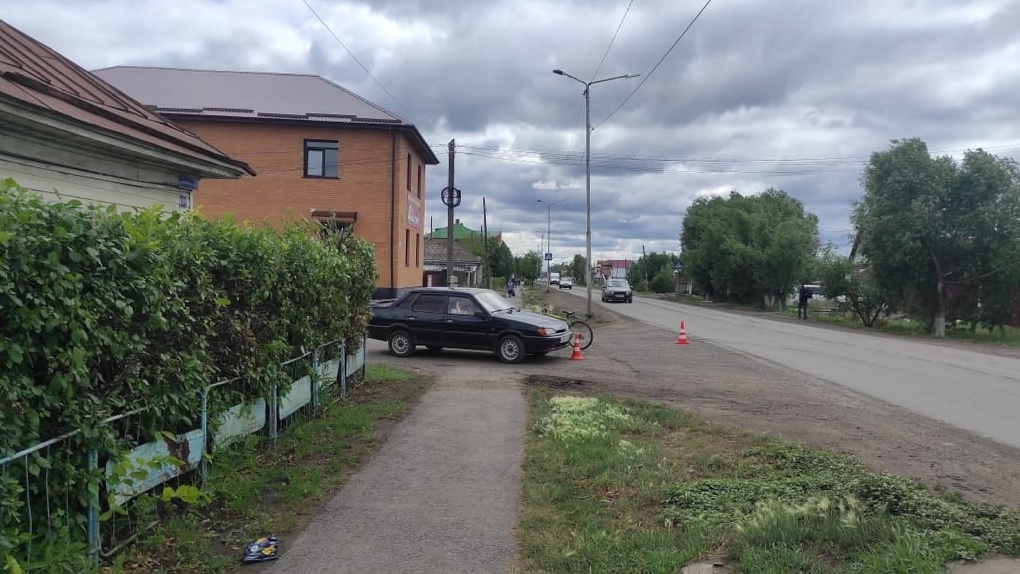 Ребёнок в больнице. Водитель «пятнашки» сбил юного велосипедиста в Омской области