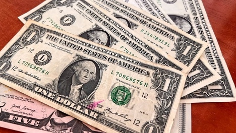 ФРС США решает: почему ключевая ставка важна для фондового рынка?