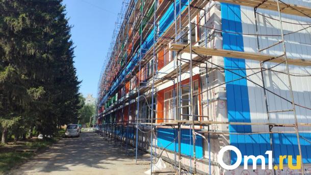 Депутаты Омского горсовета посетили ремонтируемые школы