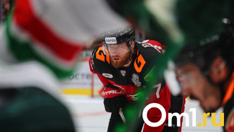 «Молодёжь любит поболтать языком»: защитник «Авангарда» Антон Белов раскритиковал игрока противника