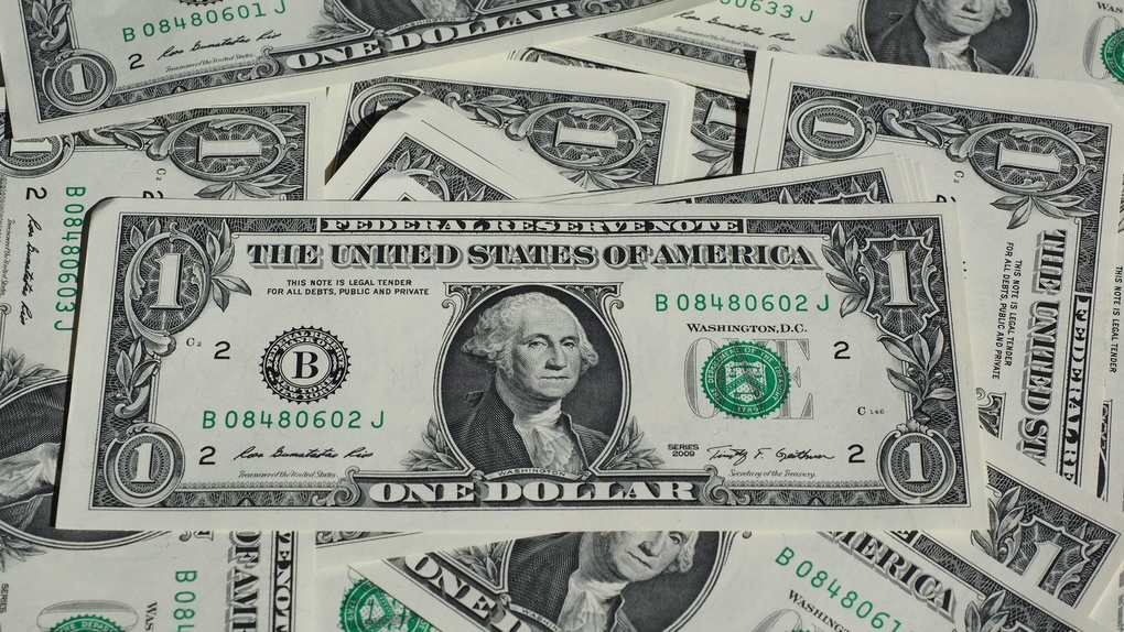 Новосибирец продаёт доллары США за 4 миллиона рублей