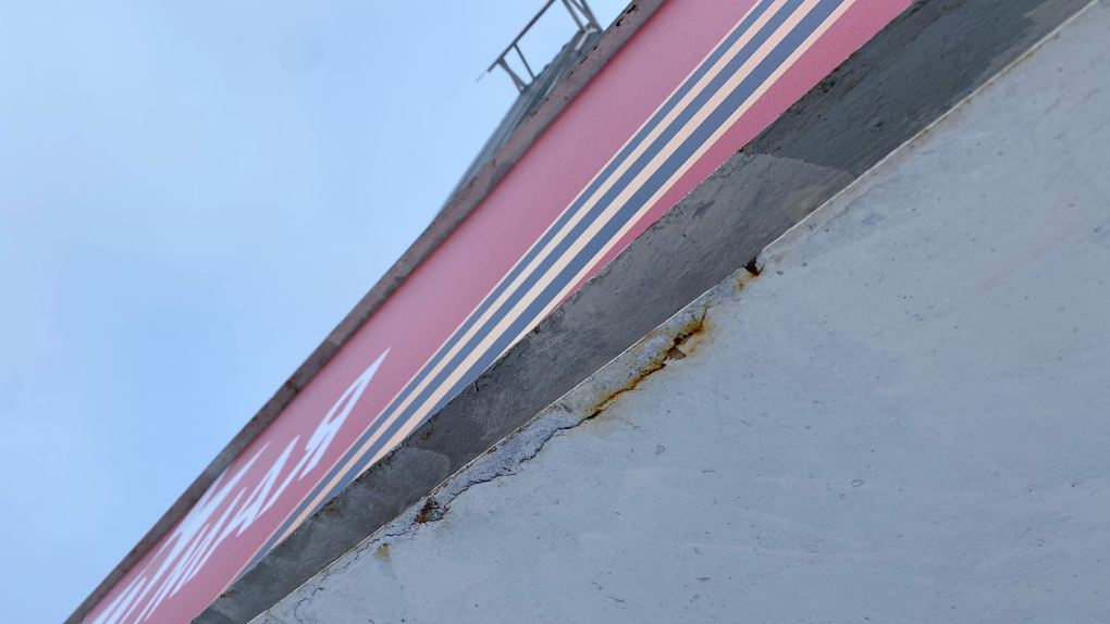 Неокончательный результат: мэр Новосибирска оценил внешний вид скандальной стелы героям ВОВ после ремонта