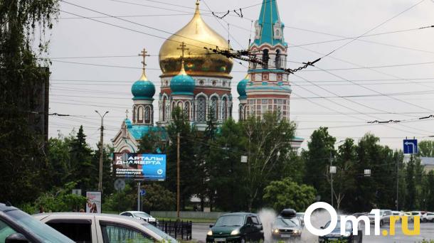 В Омск временно вернется осень: синоптики назвали дату возвращения жары