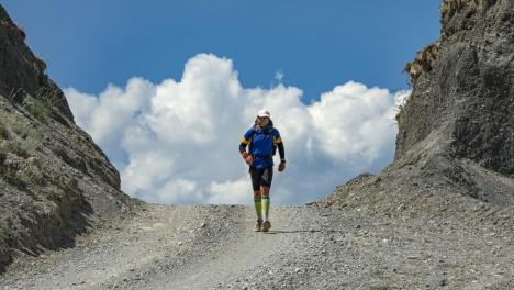 Ежедневно по 50 километров: омич пробежит дистанцию от Тувы до Горного Алтая