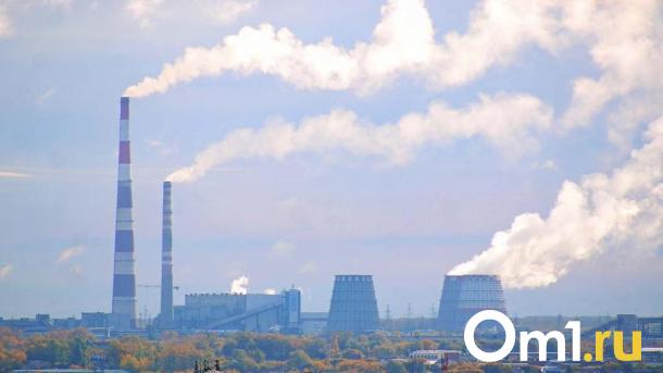 В Омске с трубы ТЭЦ-5 отвалился пятикилограммовый кусок бетона