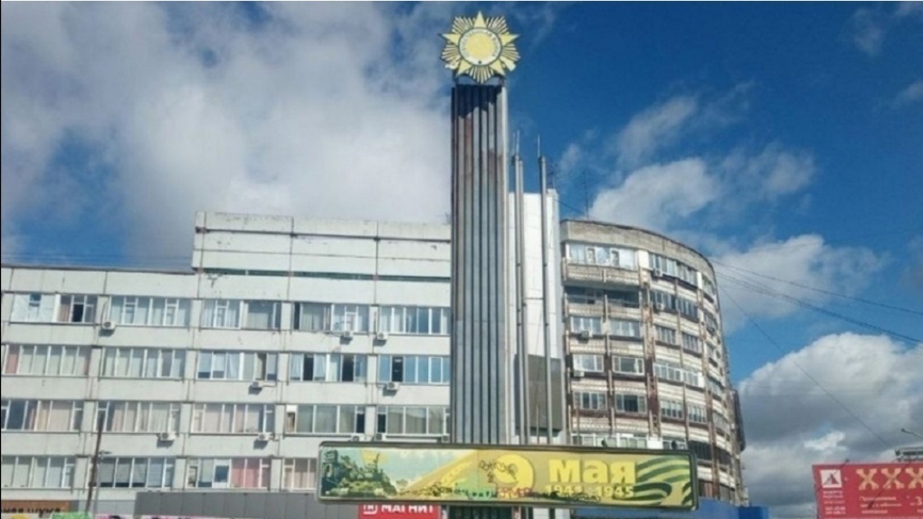 Позарились на святое: новосибирцы возмущены переносом стелы Героям ВОВ ради стройки отеля