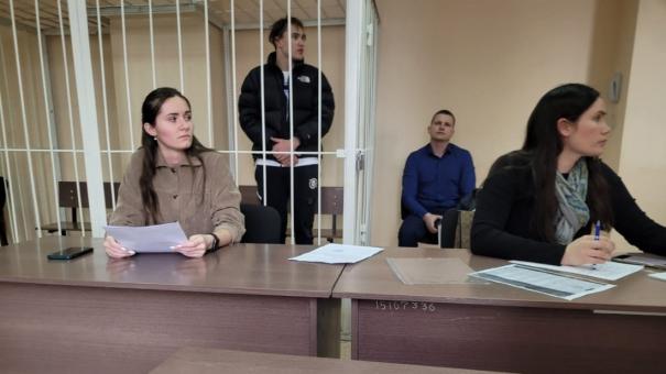 Сыну экс-депутата Новосибирска, насмерть сбившему женщину, продлили арест