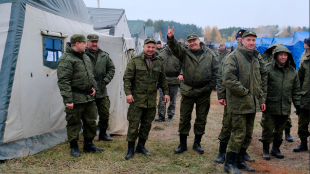 Губернатор Новосибирской области Травников посетил пункт формирования мобилизованных резервистов