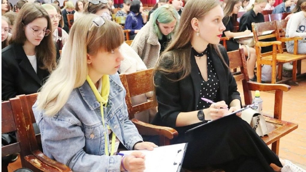 Более 200 омичей стали участниками Международного дня грамотности в ОмГПУ