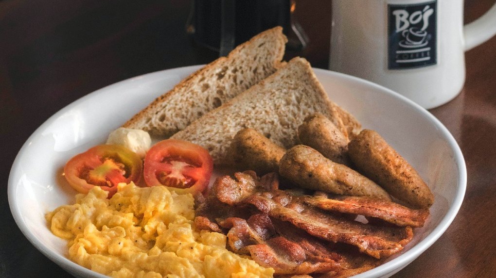 Ученые назвали идеальный завтрак, который повышает работоспособность