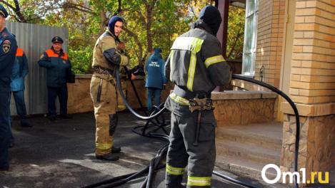 Кричала из окна, но не успели: в новосибирской многоэтажке не спасли женщину при пожаре