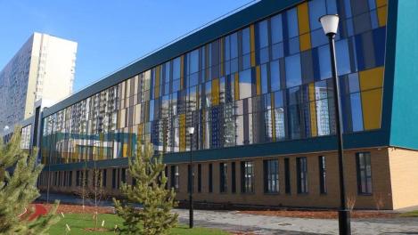 В новом лицее в Кузьминках планируют ввести форму в стиле хоккейного «Авангарда»