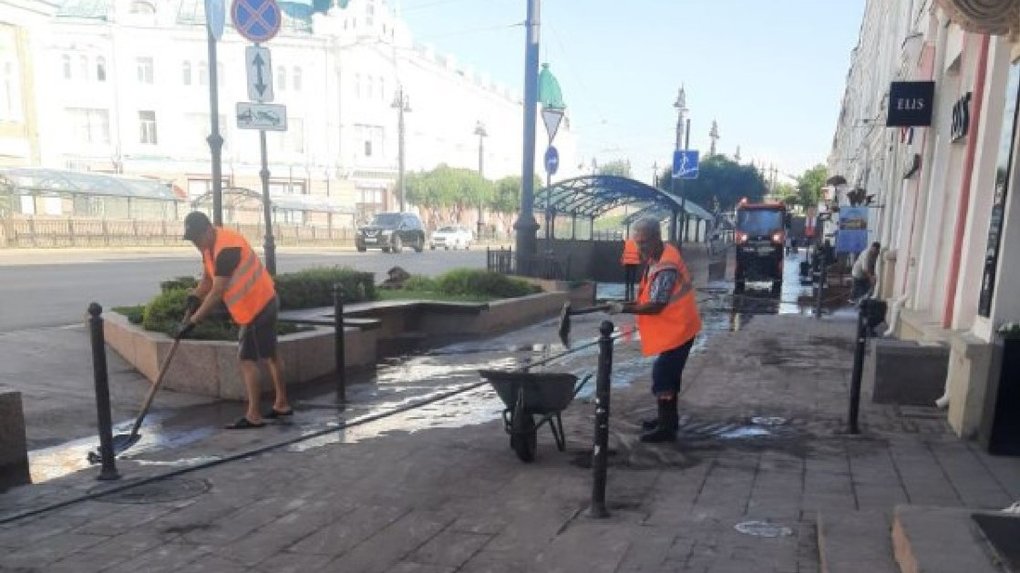 В Омске после буйства природы за ночь откачали почти 900 кубометров воды