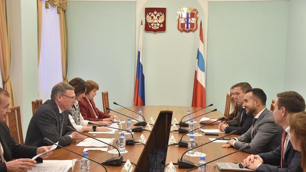 Губернатор Александр Бурков подвёл итоги сотрудничества с руководством AB InBev Efes