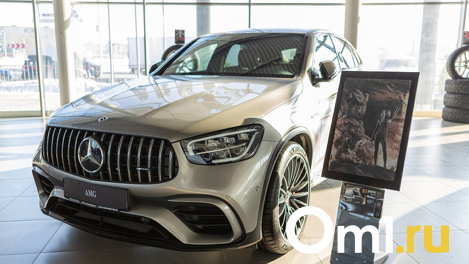 Mercedes-Benz и Jeep приостановили поставки в Новосибирск. Цены на оставшиеся авто выросли в 1,5 раза