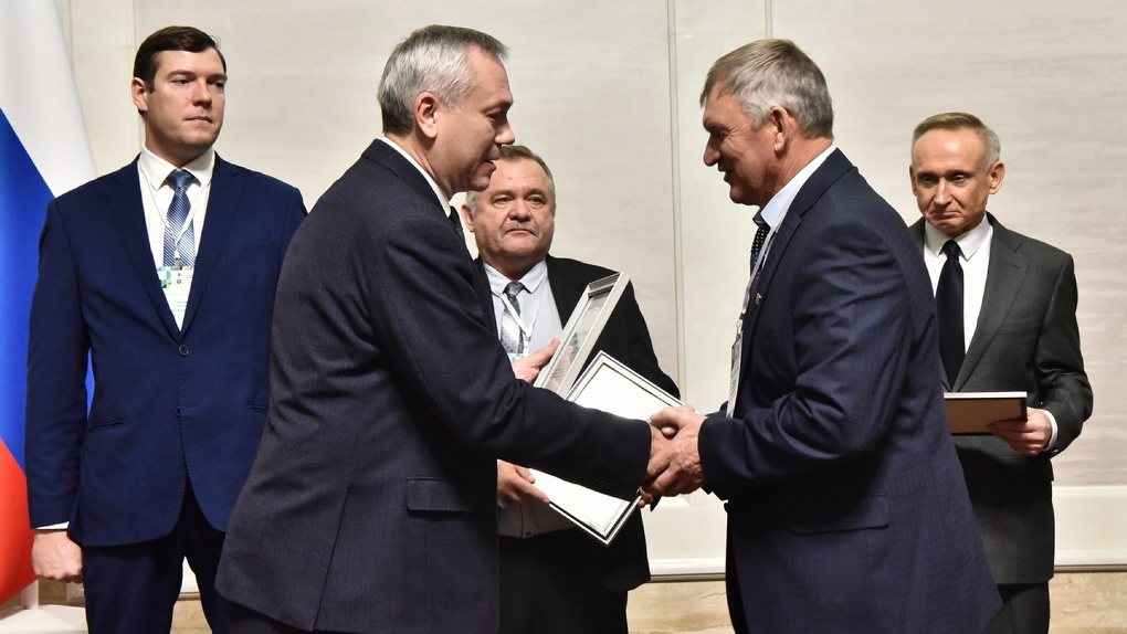 Губернатор Новосибирской области вручил награды лучшим аграриям региона