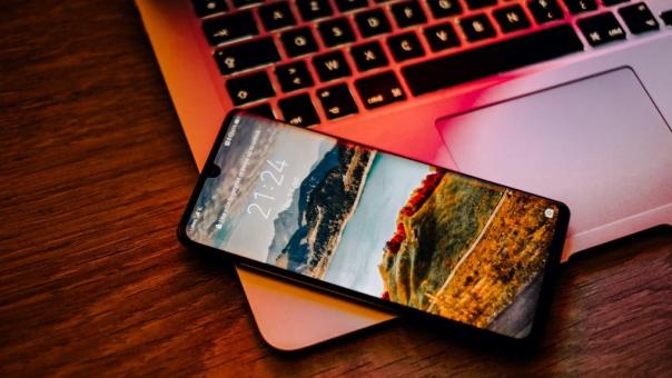 Жители Новосибирской области стали чаще покупать ноутбуки и смартфоны