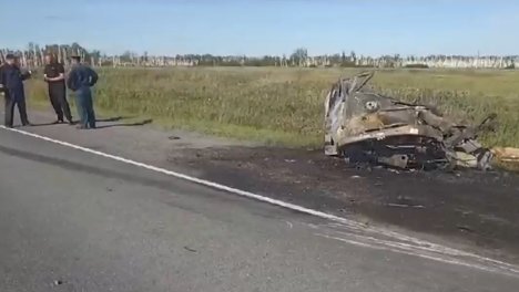 В Омске после столкновения УАЗ сгорел вместе с водителем