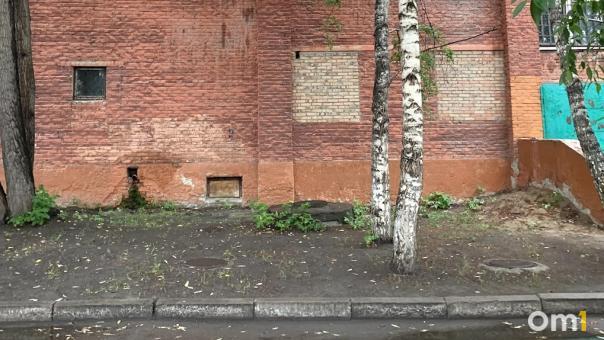 Омич разобрал стену, чтобы обокрасть пенсионера