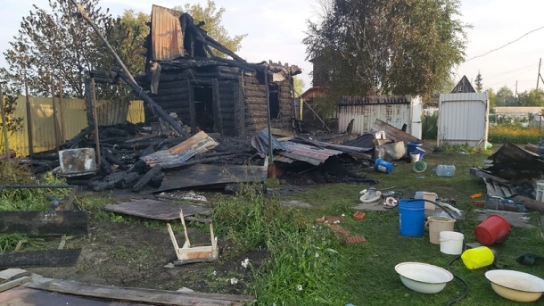 Погибли во сне: соседи назвали возможную причину пожара под Новосибирском