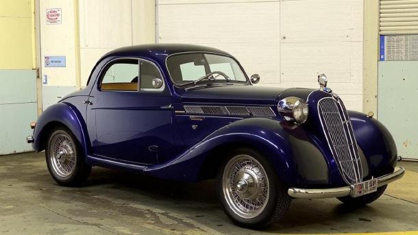 Блогер уничтожил раритетный BMW, выставленный на продажу в Новосибирске