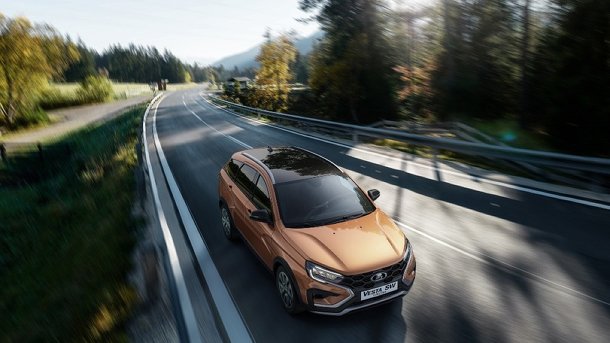 LADA, УАЗ, AURUS: Минпромторг опубликовал список автомобилей для госслужащих