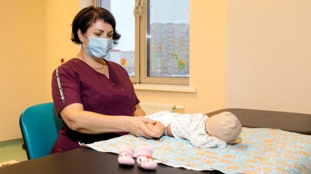 Сургутские врачи спасли младенца весом меньше килограмма