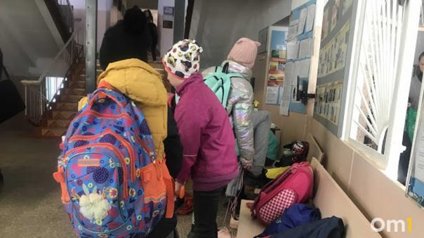Каникулам быть. В Минобре объяснили режим учёбы в омских школах
