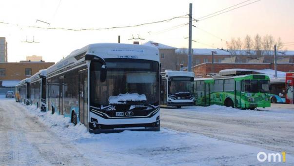 На омские улицы выйдет дополнительный транспорт
