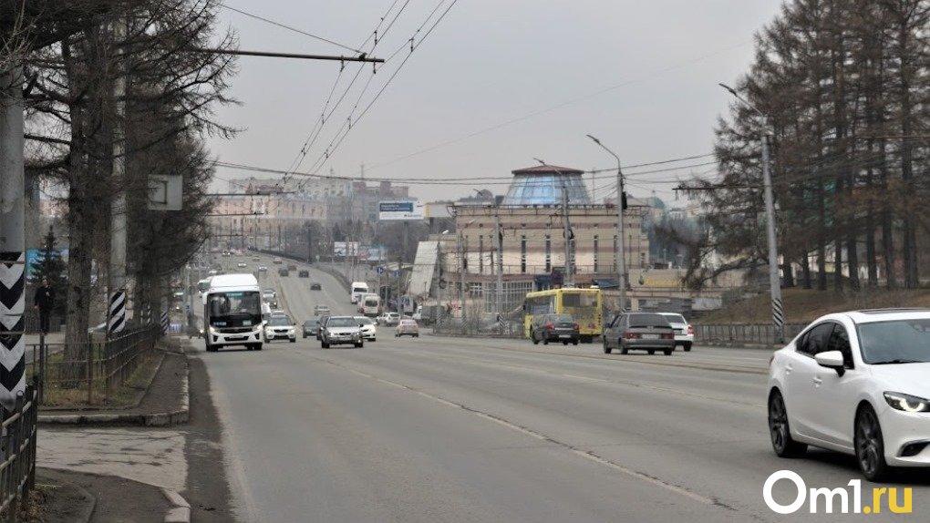 Стало известно, кто обустроит платную парковку в центре Омска