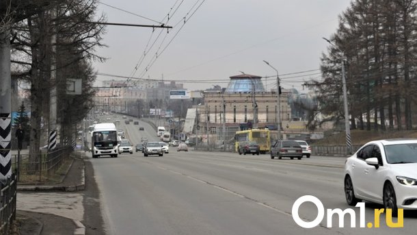 Стало известно, кто обустроит платную парковку в центре Омска