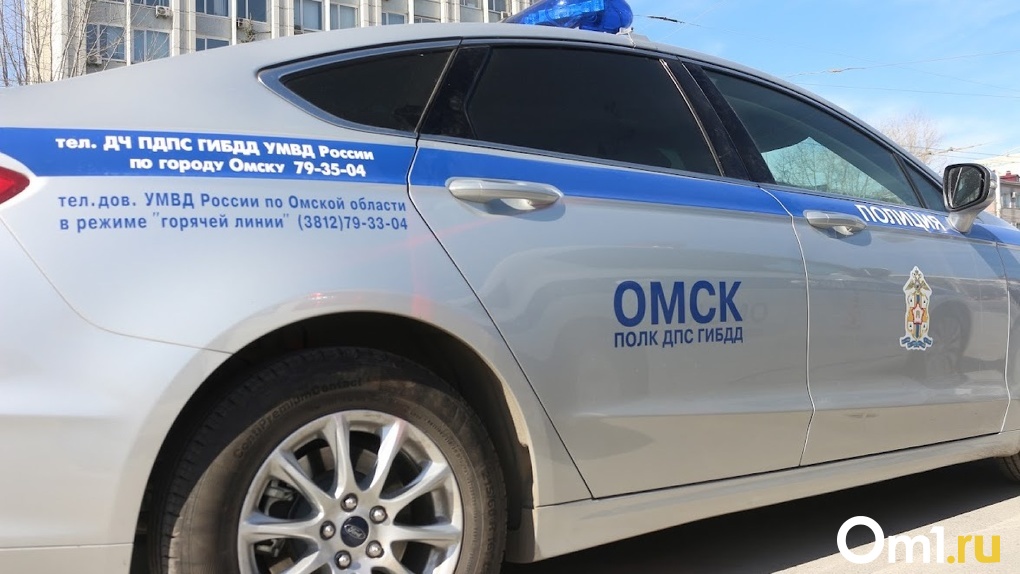 В Омске водитель на автомобиле «Датсун» врезался в забор и погиб