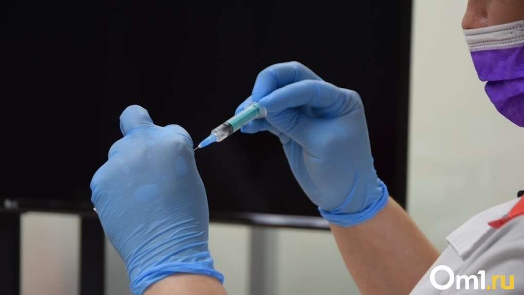 Названо число умерших от коронавируса россиян, которые привились новосибирской вакциной «ЭпиВакКорона»