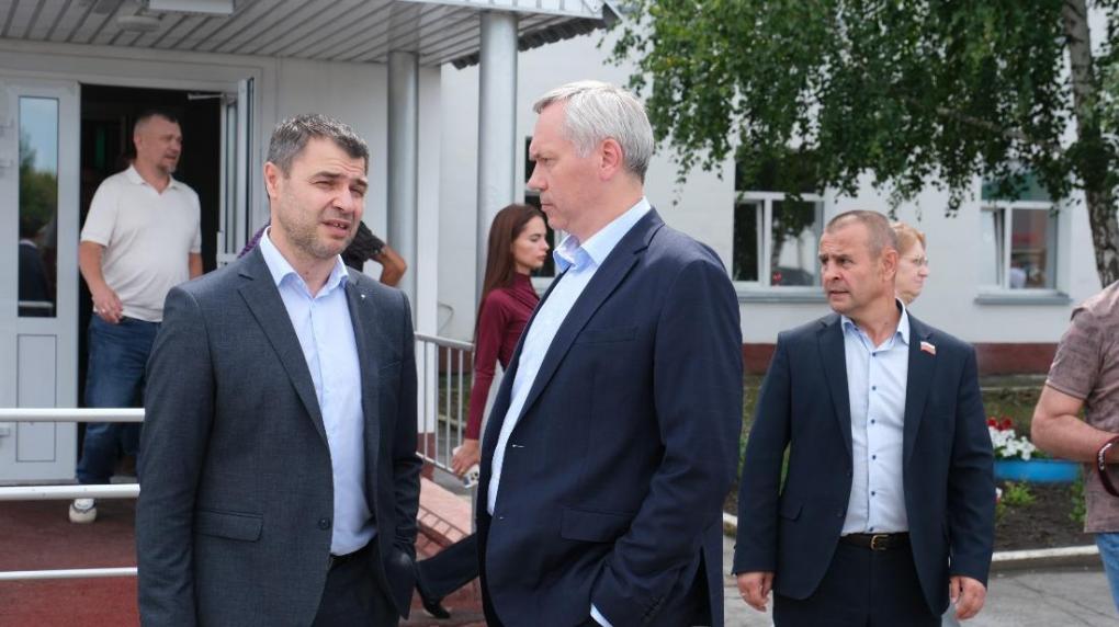 Губернатор Травников обсудил развитие здравоохранения в Баганском и Купинском районах в 2025 году