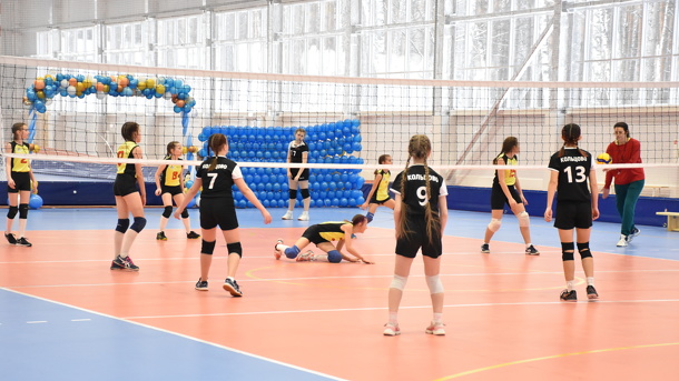 Уникальный спорткомплекс для легкоатлетов открыли в Новосибирской области по нацпроекту