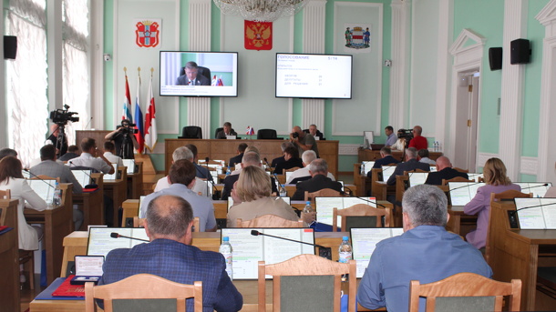 Депутаты прощаются с Омским Горсоветом. Осенью вернутся не все