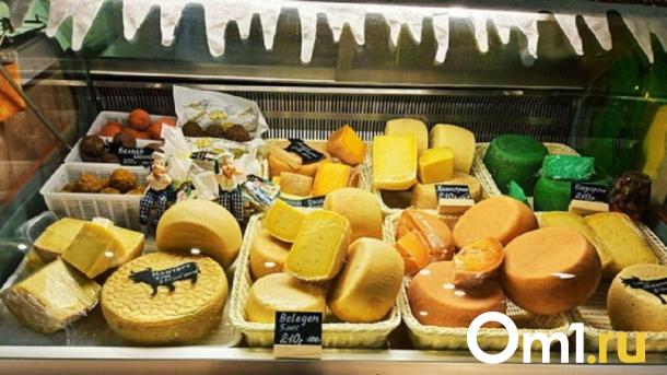 Омичка взяла в магазине 26 пачек сыра и спокойно вышла, не расплатившись