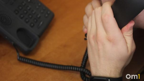 Психанул: омич пригрозил банку поджогом