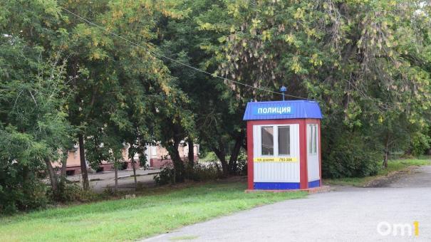 В омских Нефтяниках 90-летняя бабушка забыла номер квартиры и потерялась