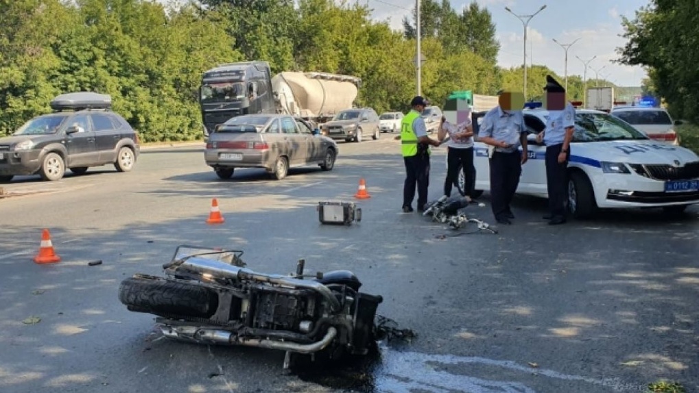 58-летний мотоциклист разбился на Бердском шоссе в Новосибирске