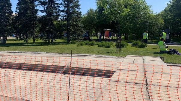 На площади Ленина в Новосибирске отремонтируют тротуар