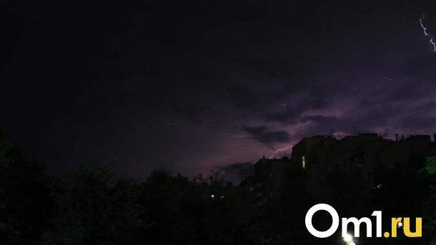 Страшно красиво: фоторепортаж ночной грозы в Омске