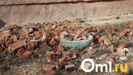 В Омске обрушился потолок в квартире дома на 3-й Чередовой