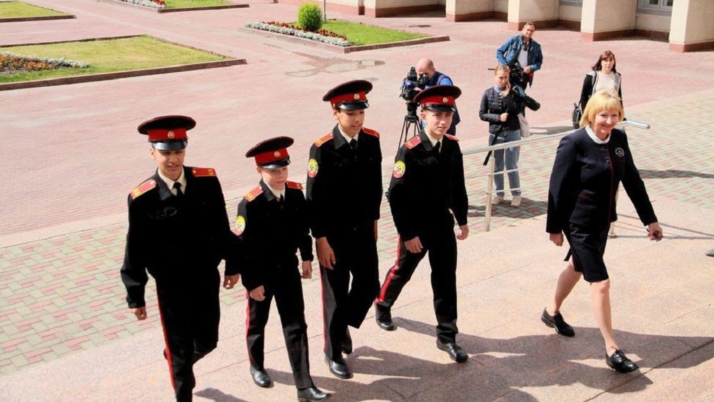 Депутаты Заксобрания Новосибирской области встретились с кадетами из Донецка