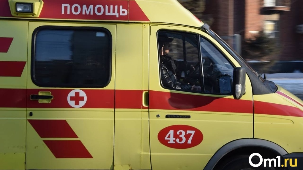 В Новосибирске водителей скорой помощи лишили части зарплаты из-за отказа вакцинироваться