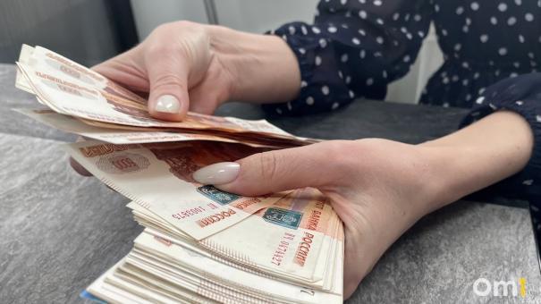 В Омске назвали вакансии с зарплатой от 100 тысяч рублей