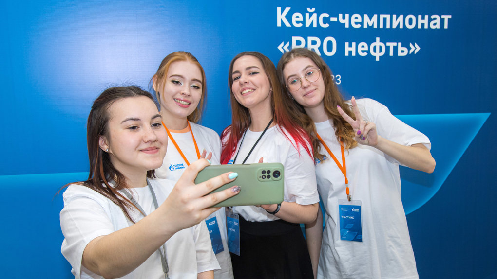Омский НПЗ дал возможность студентам попробовать себя в роли нефтепереработчиков